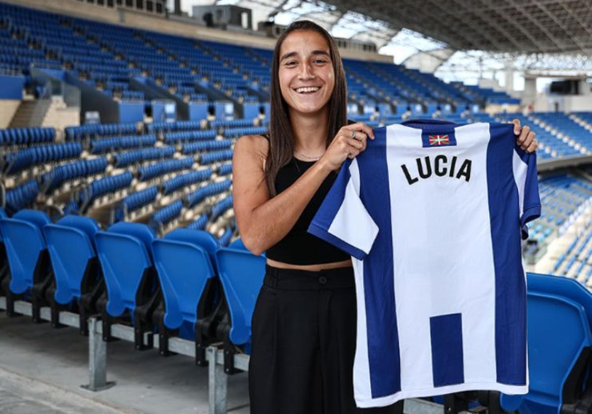 Lucía Rodríguez posa sonriente en Anoeta.