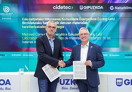 Javier Rodríguez, director general de Cidetec, y José Ignacio Asensio, diputado de Sostenibilidad y presidente de Naturklima, en la firma de este miércoles.