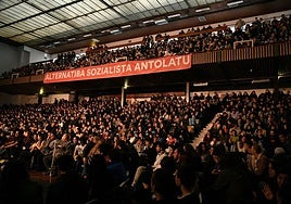 Las txosnas reavivan el pulso por el control del activismo social