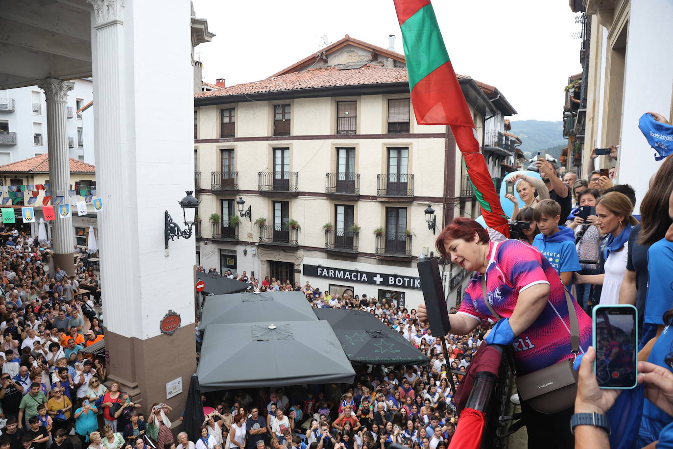 El txupinazo oficial abre las fiestas de Santa Ana en Ordizia
