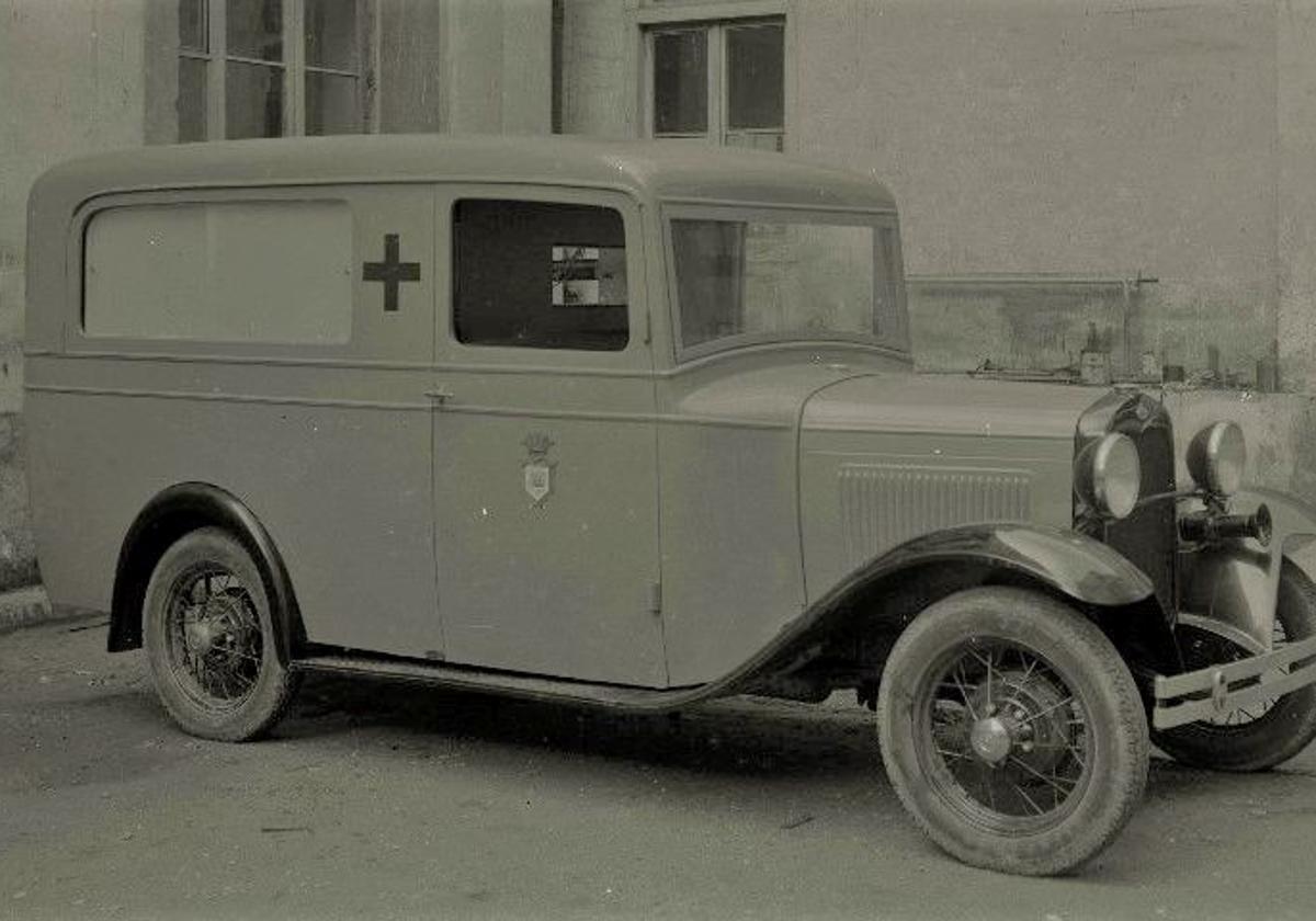 Ambulancia de los años cuarenta.