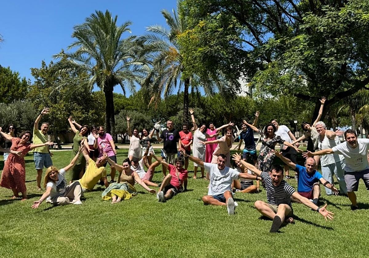 Las voces de Ganbara aprovecharon ayer para hacer turismo por Valencia antes de actuar por la noche en el Festival de Benicassim.