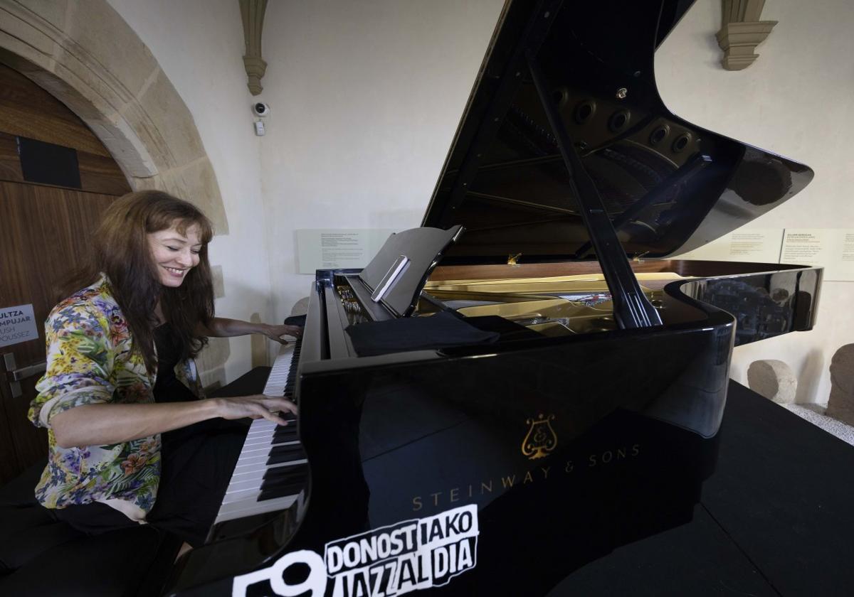 Marta Sánchez ensaya con el piano antes de su concierto de este domingo en San Telmo.