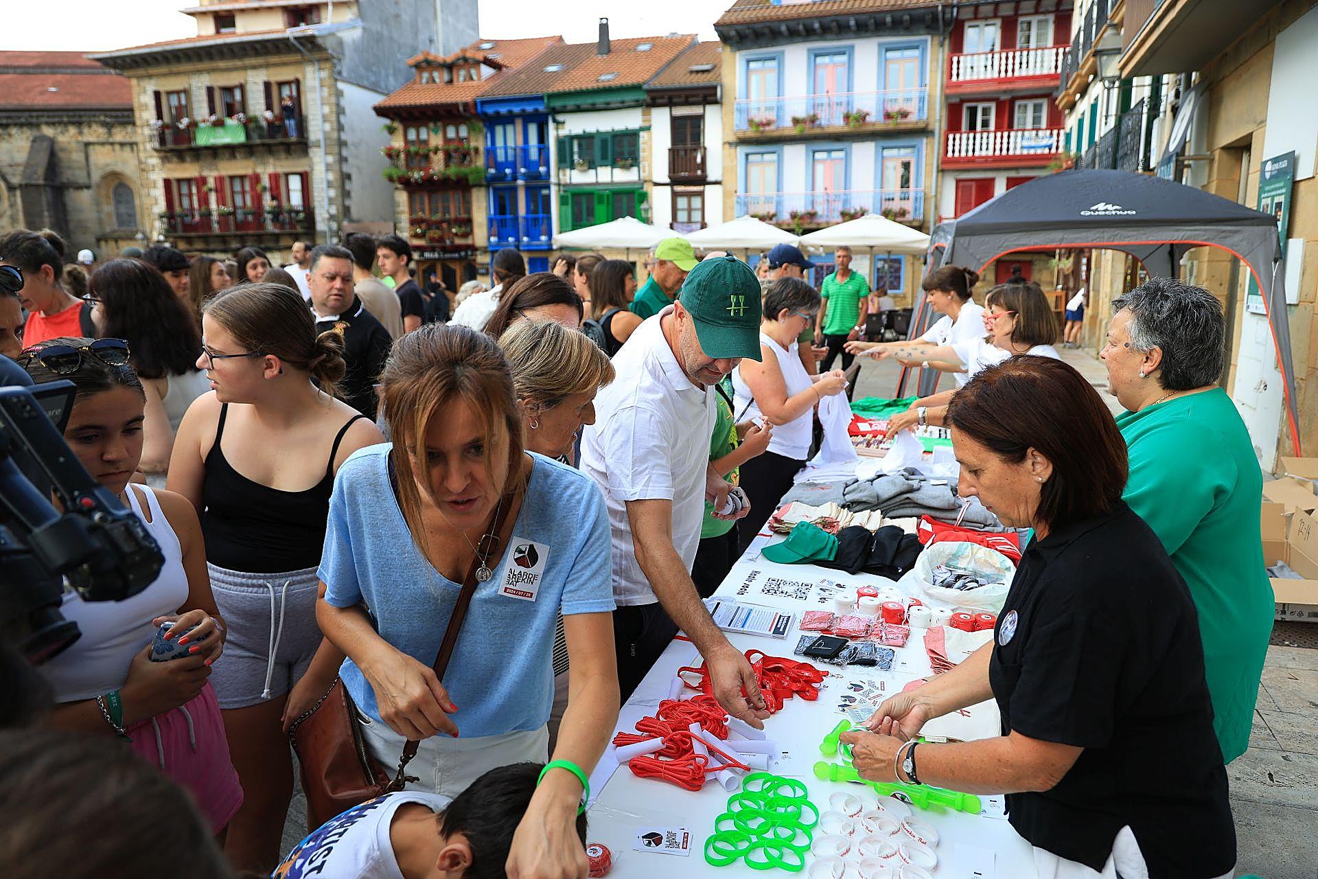 Cultural, familiar y de unión, así ha sido el &#039;Alardearekin Bat&#039; de Hondarribia