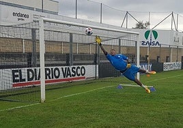 Moha Ramos durante un entrenamiento con el Real Unión.