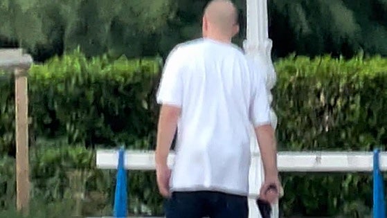 «Vi coches de la policía y enseguida me dijeron que había un chico con una pistola»