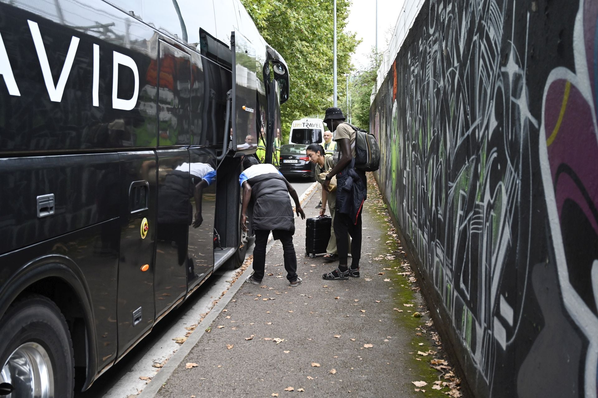 El servicio de autobuses sustituye ya a los trenes de Renfe entre San Sebastián e Irun