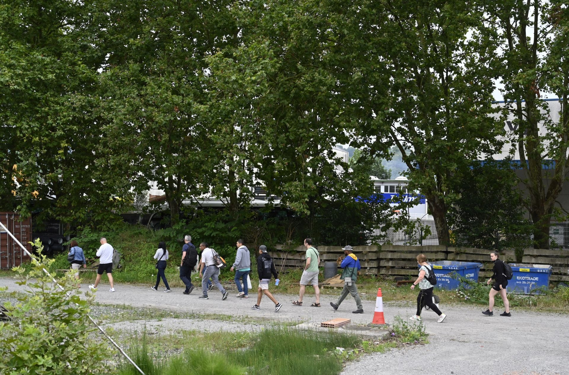 El servicio de autobuses sustituye ya a los trenes de Renfe entre San Sebastián e Irun