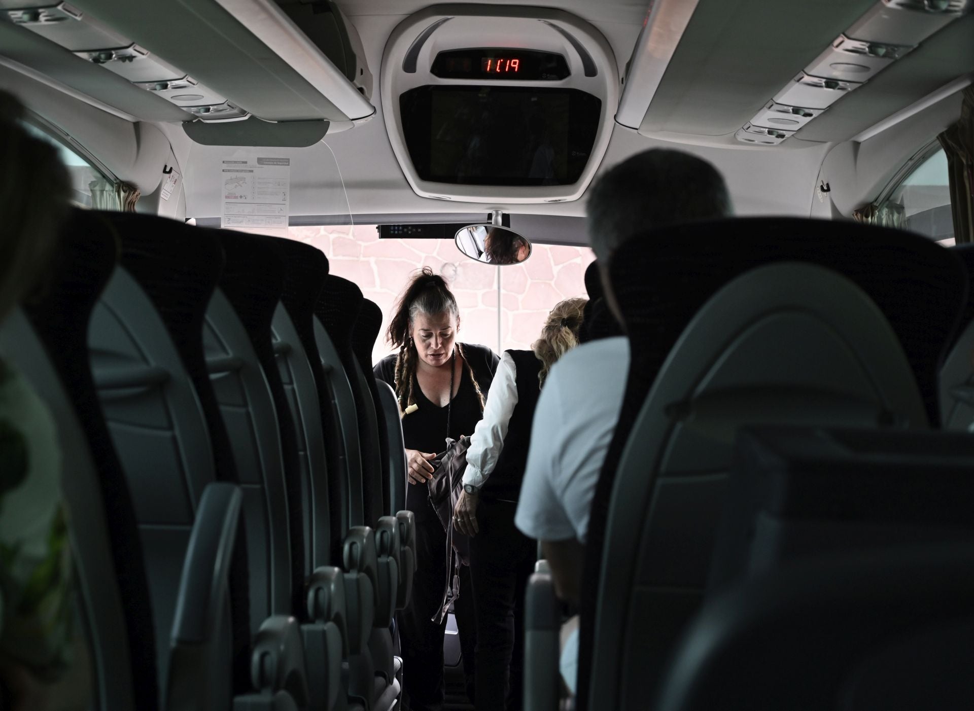 El servicio de autobuses sustituye ya a los trenes de Renfe entre San Sebastián e Irun