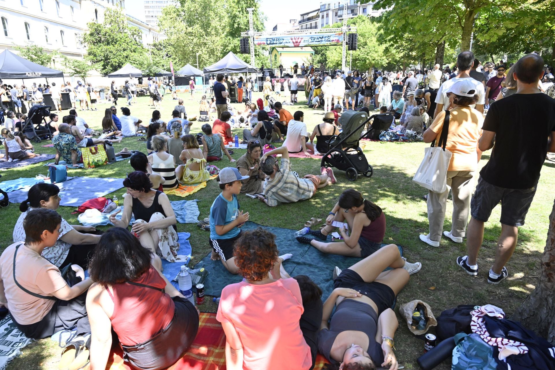 Buen ambiente en el arranque de Glad is the Day