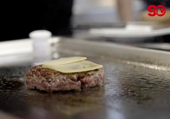 Atrévete con esta hamburgesa de Idiazabal, hongos y salsa de trufa