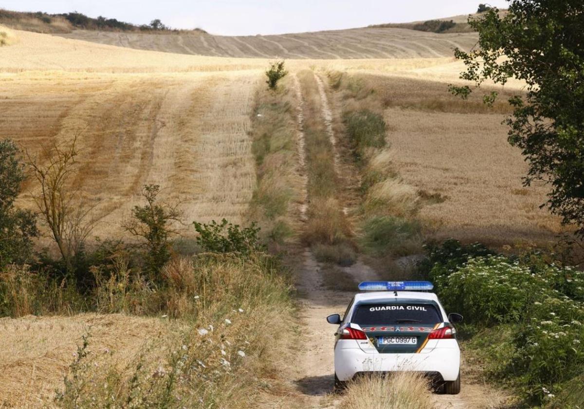 La Guardia Civil estuvo buscando por Treviño a los dos ladrones que escaparon.