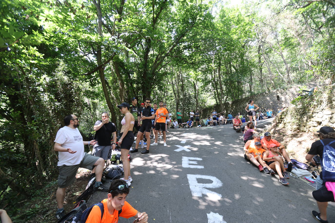 La afición vibra en el muro de Pillotegi