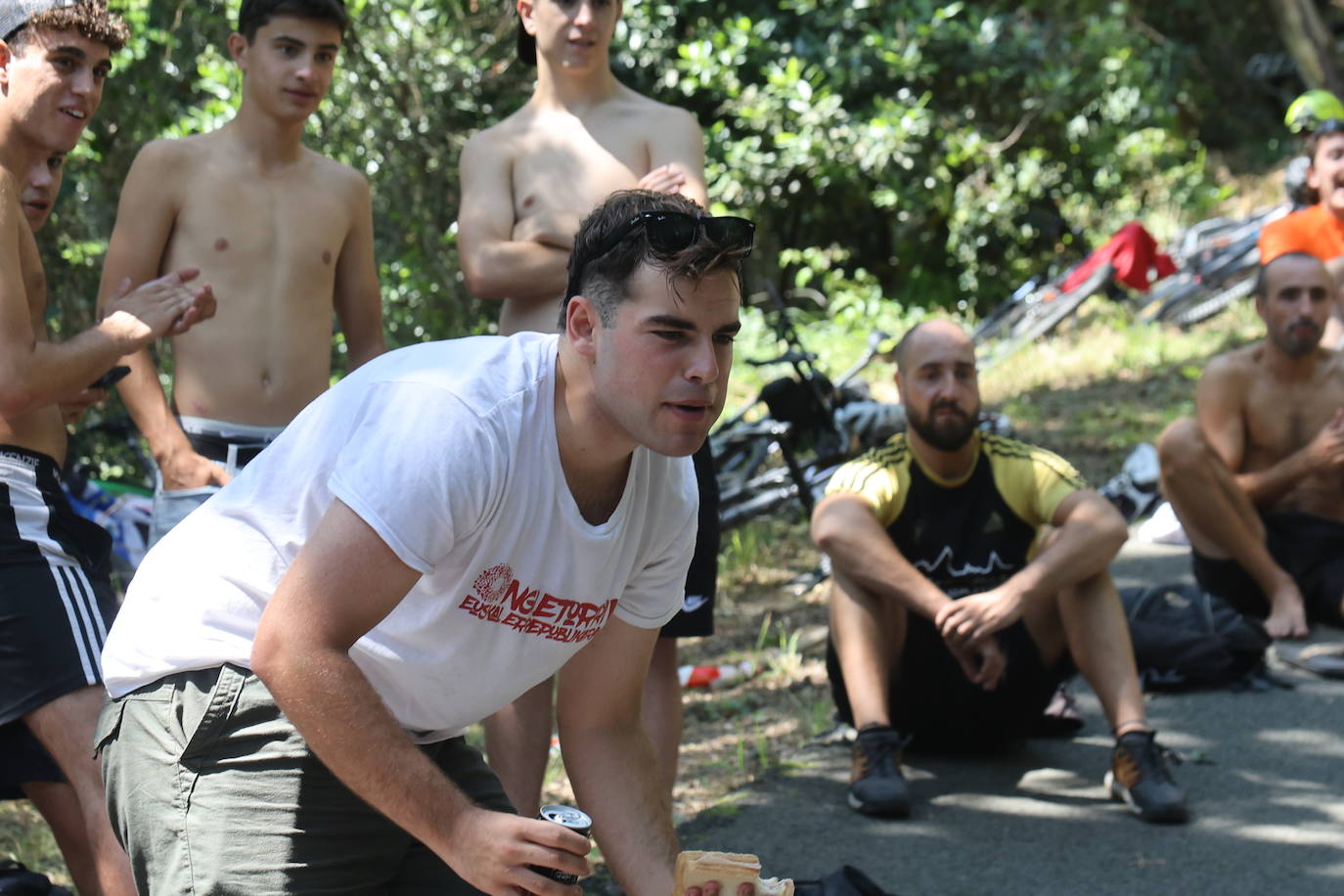 La afición vibra en el muro de Pillotegi