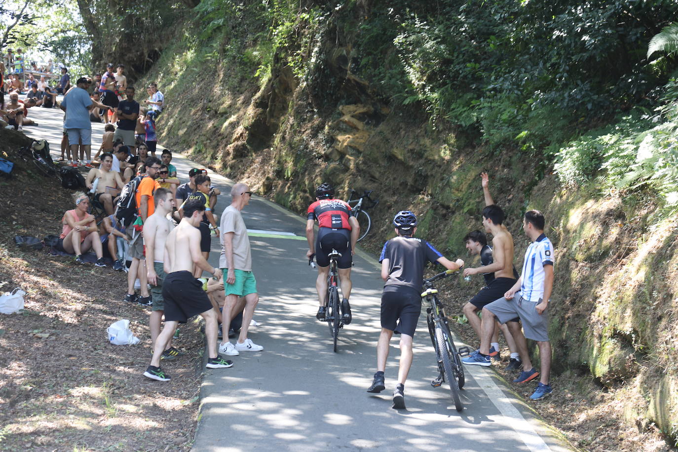La afición vibra en el muro de Pillotegi