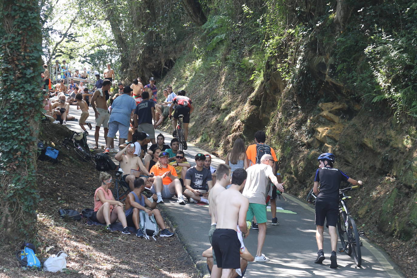 La afición vibra en el muro de Pillotegi