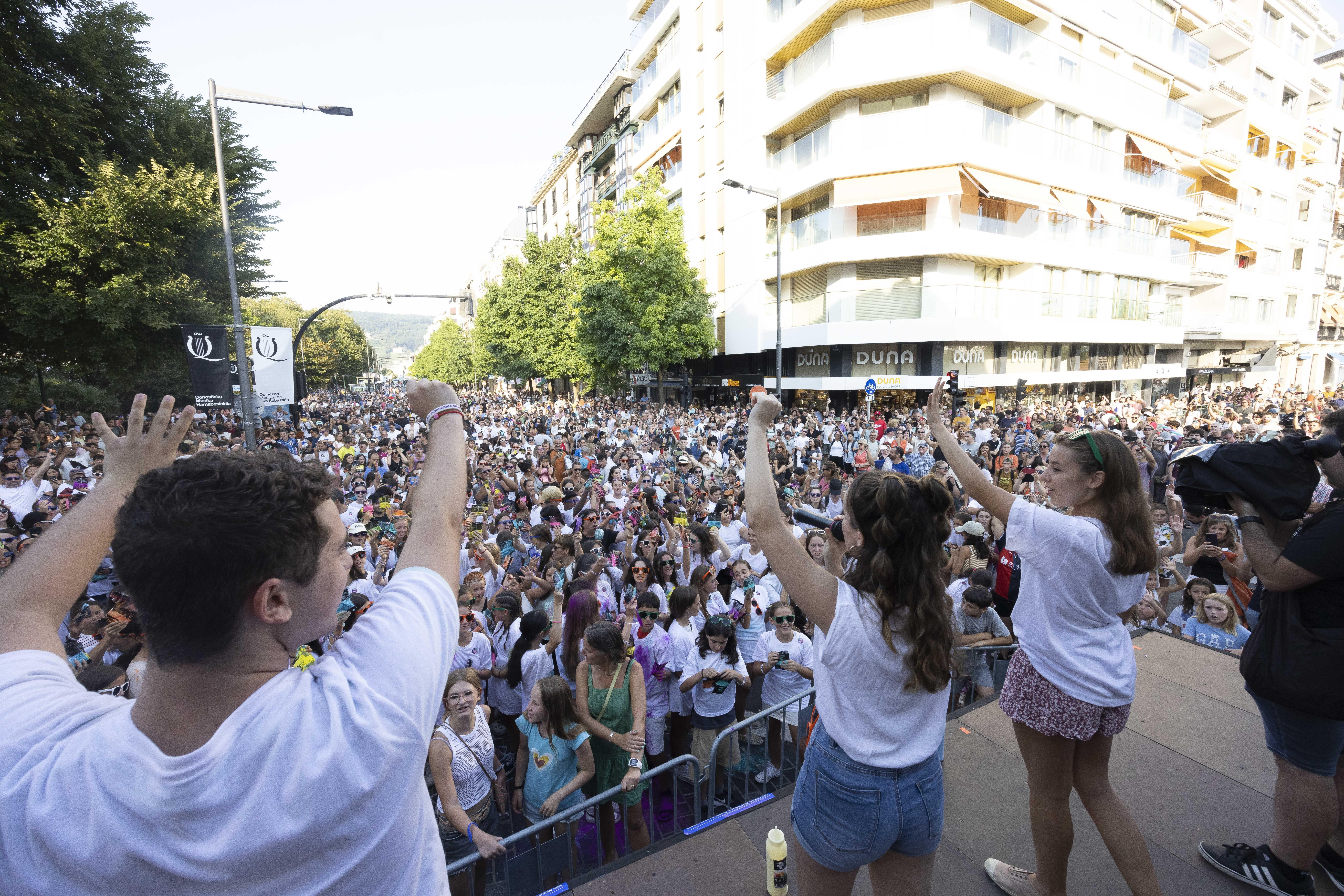 El &#039;Holi fest&#039; del Boulevard, en imágenes
