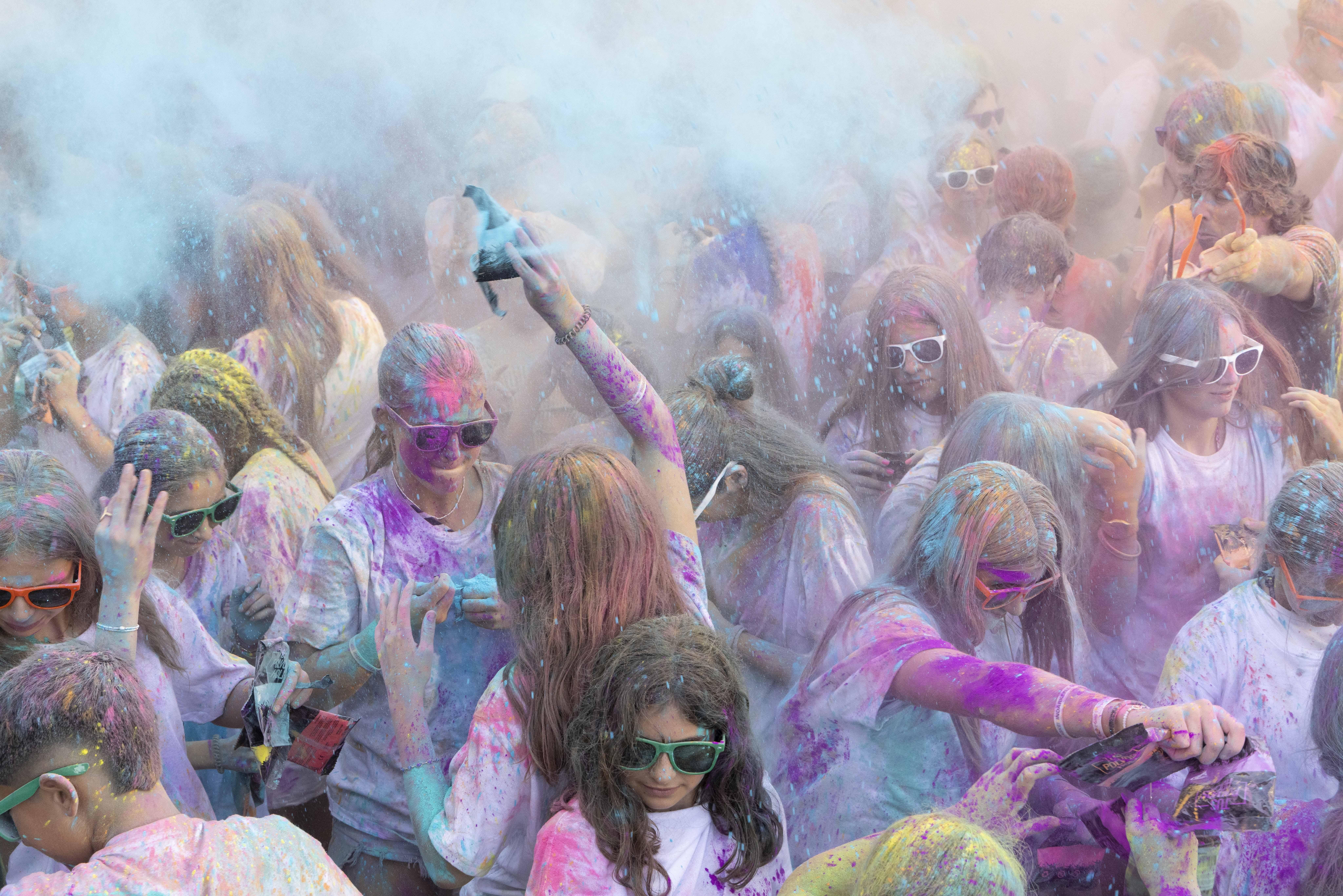 El &#039;Holi fest&#039; del Boulevard, en imágenes