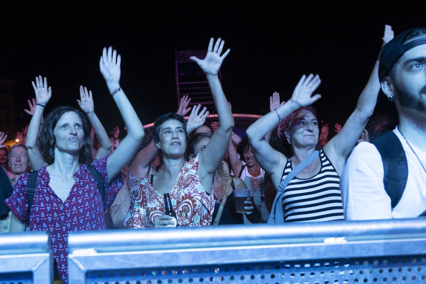 Las mejores imágenes del concierto de Amparanoia en Sagüés