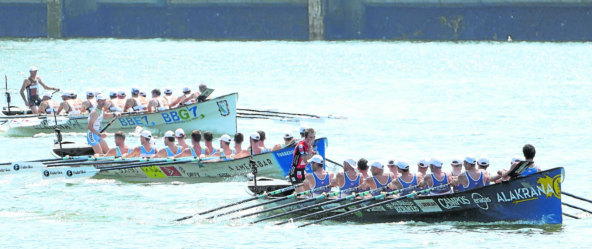 Urdaibai y Donostiarra fueron los dos mejores botes ayer en aguas pasaitarras en una jornada marcada por las altas temperaturas.