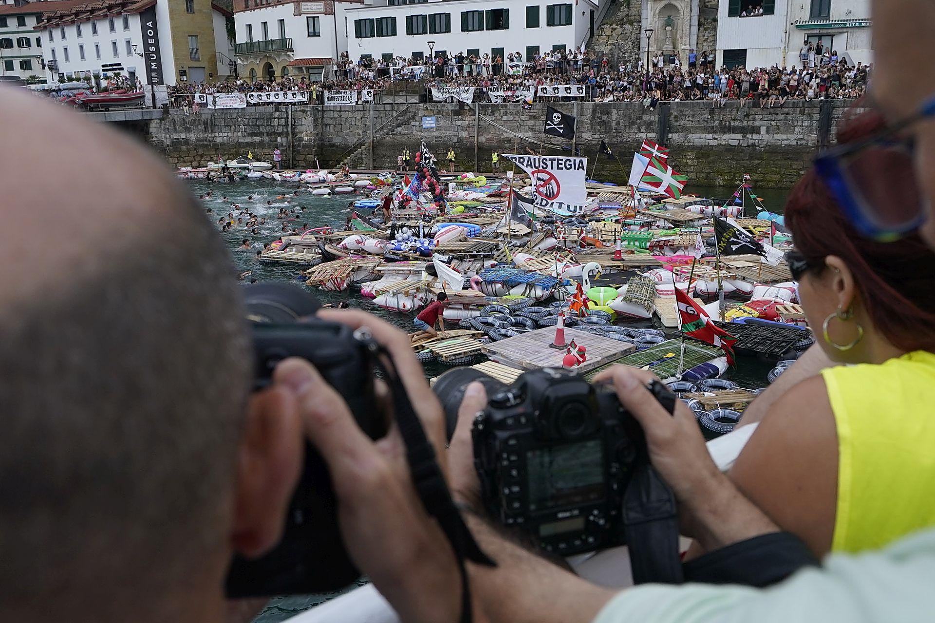 Las mejores imágenes del Abordaje Pirata
