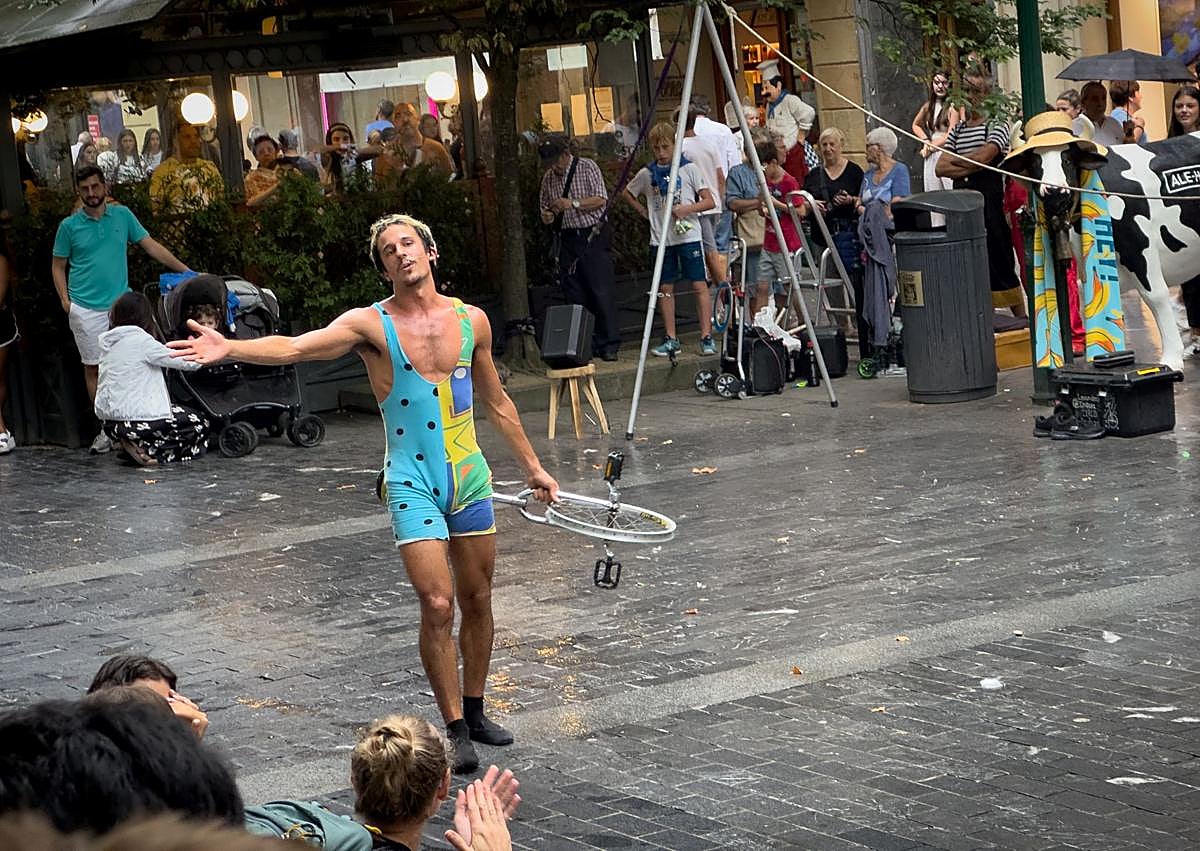 Imagen secundaria 1 - El arte de atraer al paseante