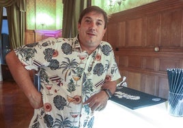 Yon Pavón posa en la barra de la Gala de Verano DV celebrada en el Palacio Miramar el pasado martes.