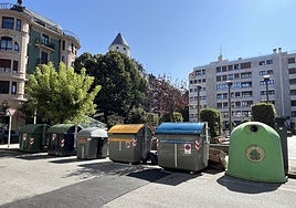 Nueva distribución con contenedores para todas las fracciones en la calle Sukia del Antiguo.