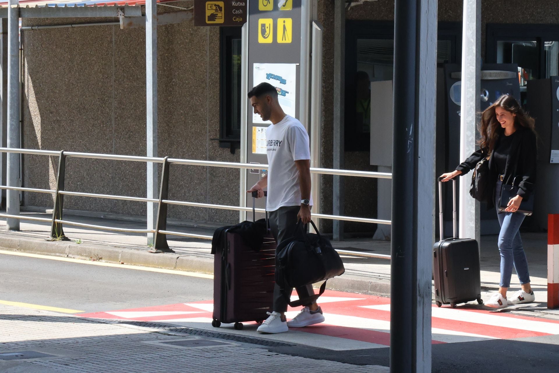 Mikel Merino vuela a Londres para ser nuevo jugador del Arsenal