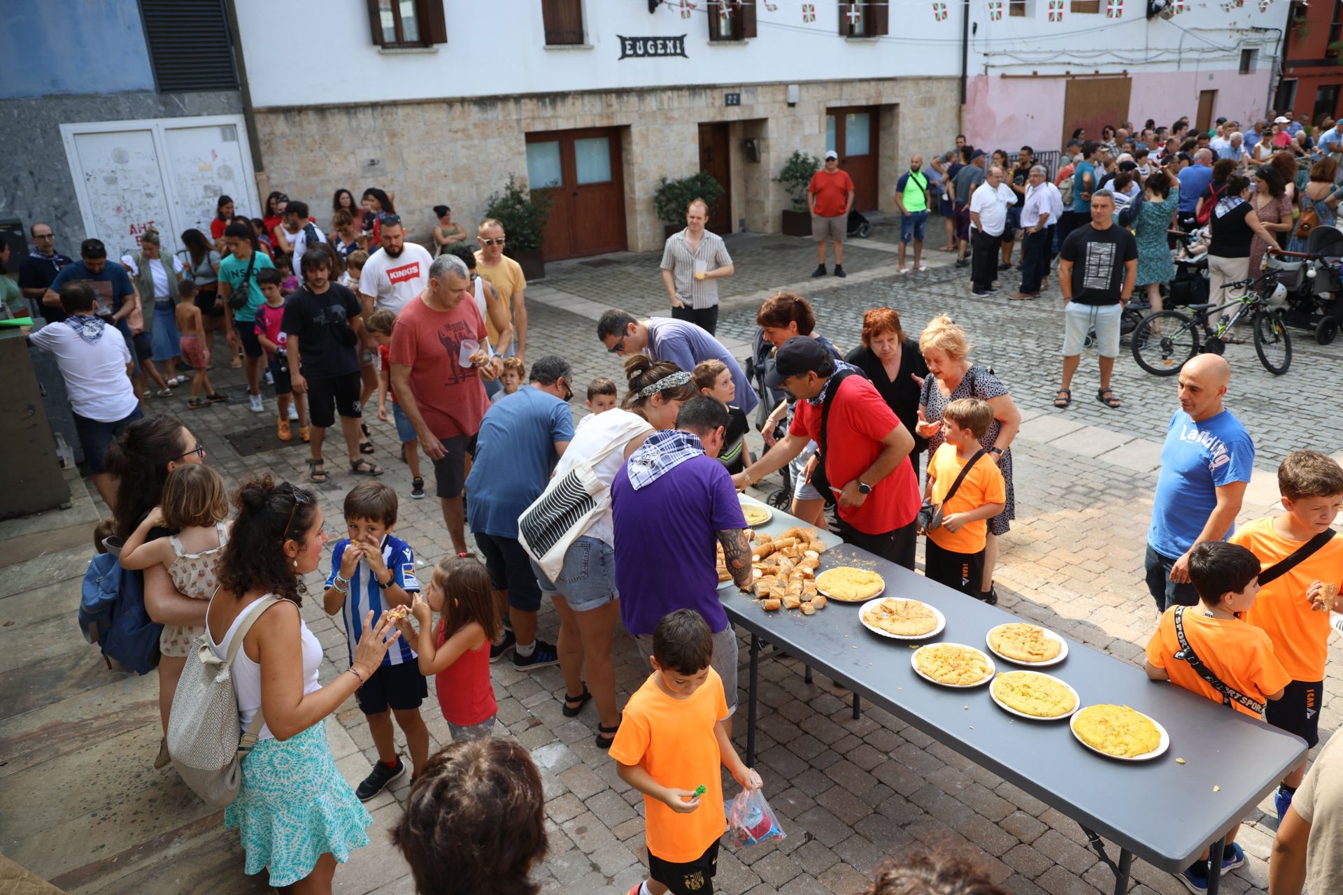 Gran ambiente en Ergobia por las fiestas de San Bartolomé