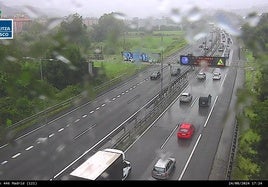 Retenciones a las 17.24 horas en la N-1 a la altura de Andoain.