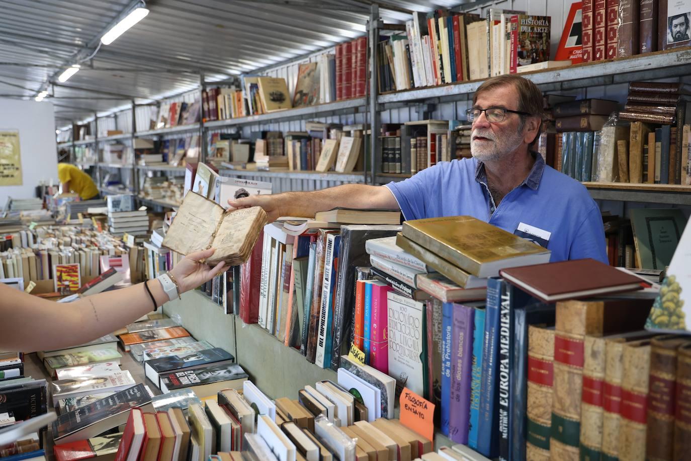 La feria del Libro Antiguo y de Ocasión, en imágenes
