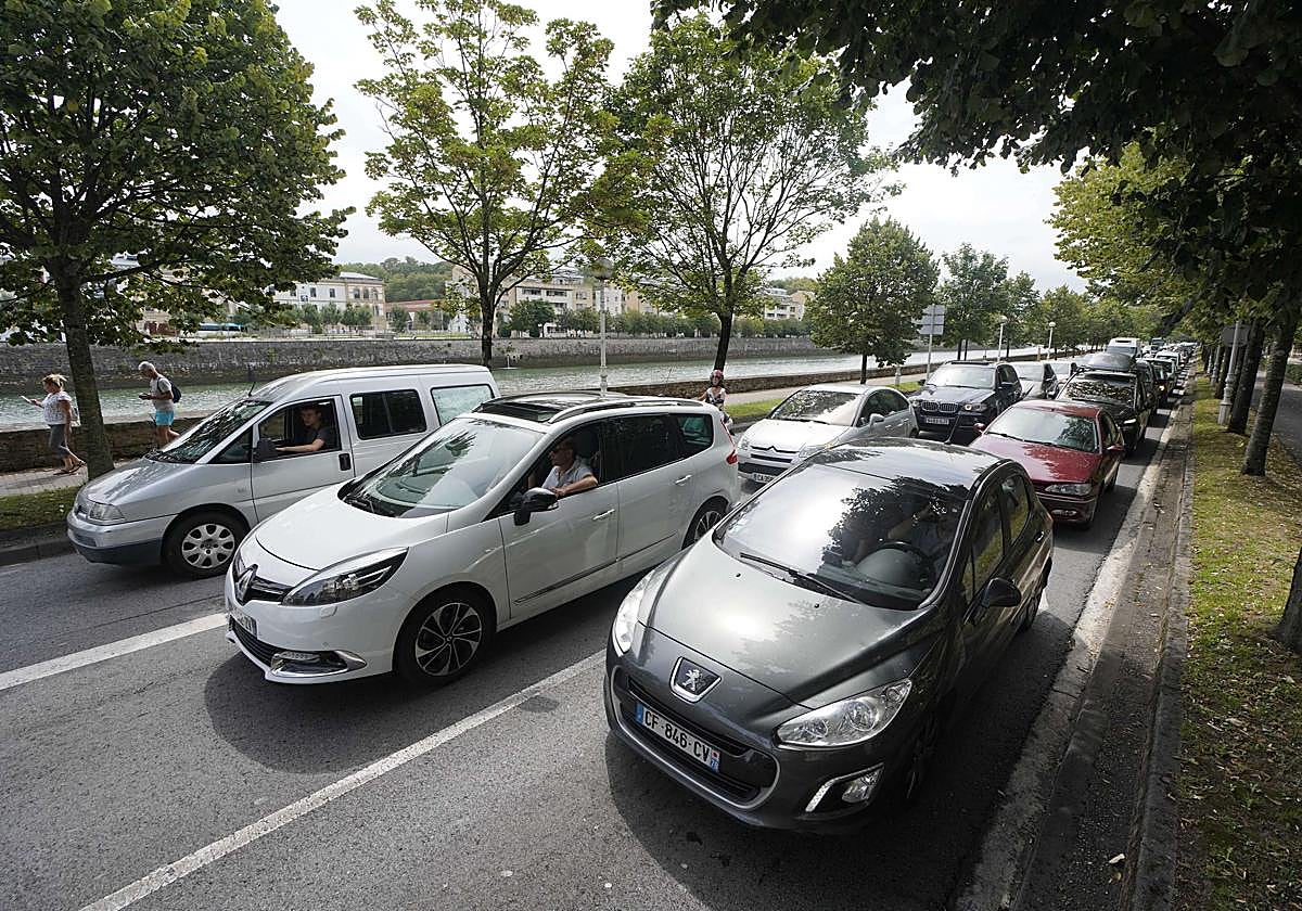 Los tres carriles del paseo de los Fueros quedarán reducidos a dos entre San Martín y la Avenida.