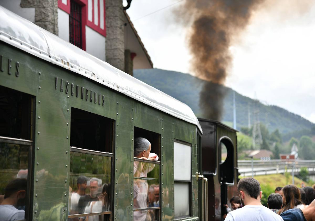 Las mejores imágenes del recorrido del tren de vapor entre Azpeitia y Lasao