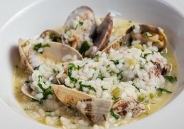 Receta del arroz con almejas en salsa verde del Restaurante Ubera