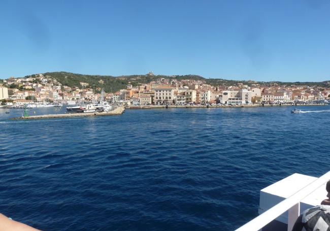 Llegando a La Maddalena desde el ferry.