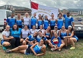 Bilbon lortu zuten banderarekin estropada amaitu berritan, gero harrera etorriko zen. Ostegun honetan Kontxan izango ditugu.