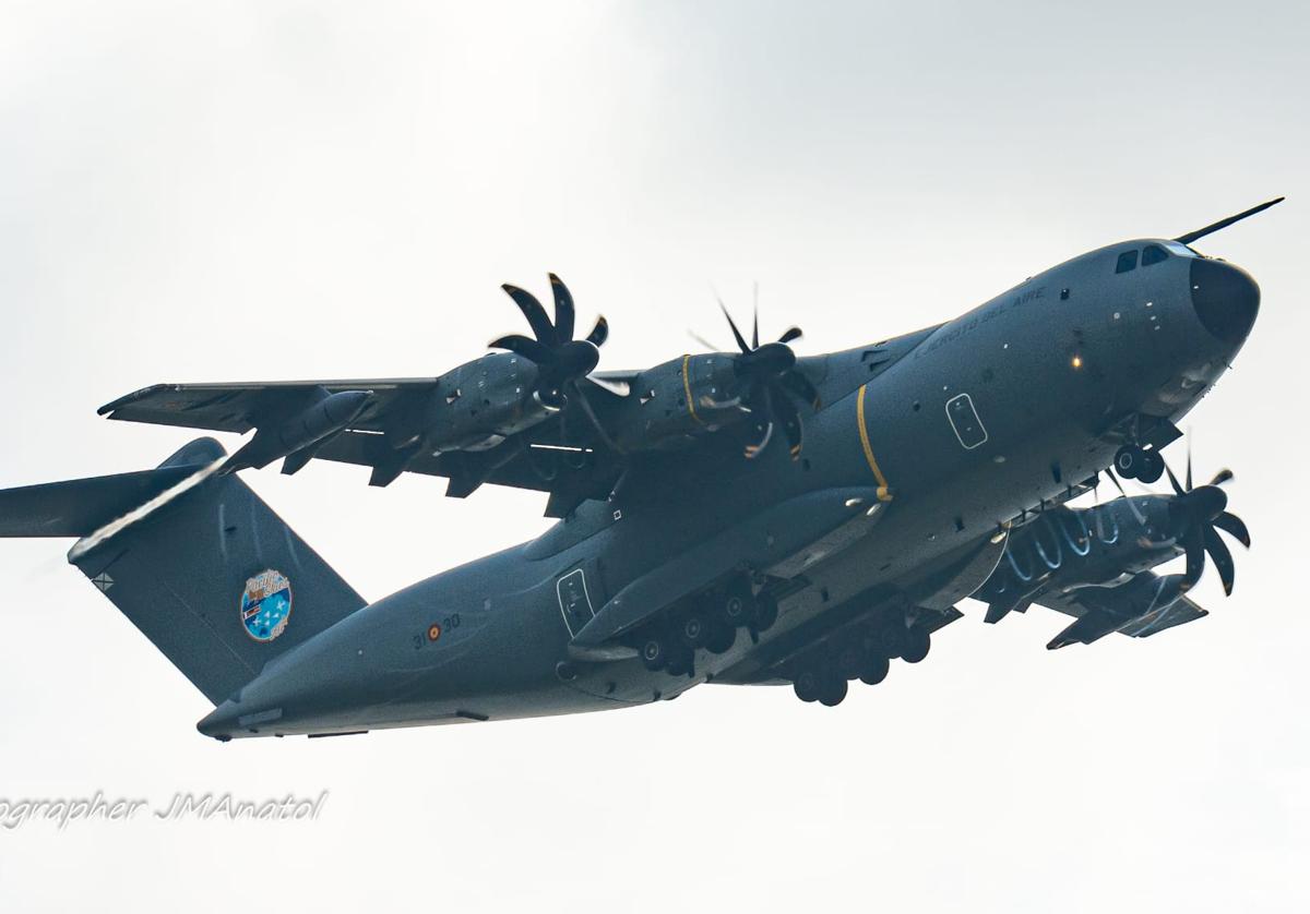 El avión ha pasado también por Pamplona, Loiu y Santander para finalmente regresar a Zaragoza.