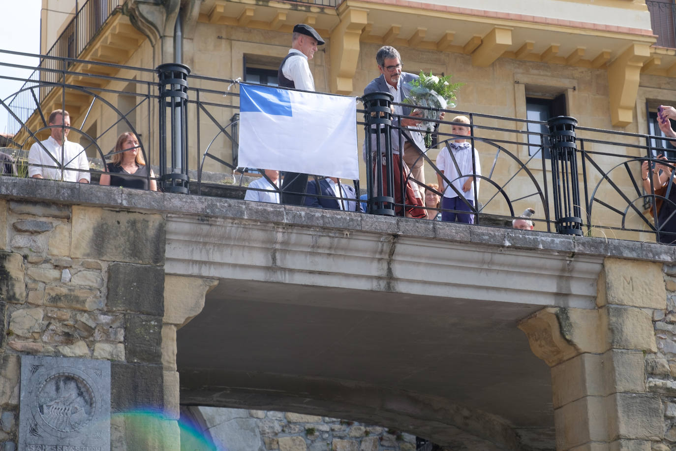 La ofrenda floral del Ayuntamiento por el 31 de agosto, en imágenes