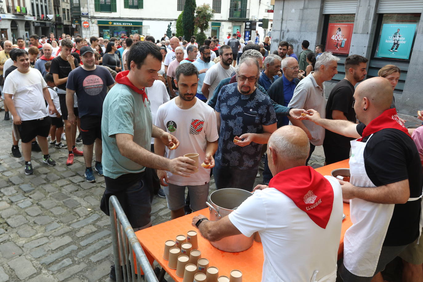 Las mejores imágenes del Día de la Adolescencia y la Juventud de las fiestas de San Bartolomé