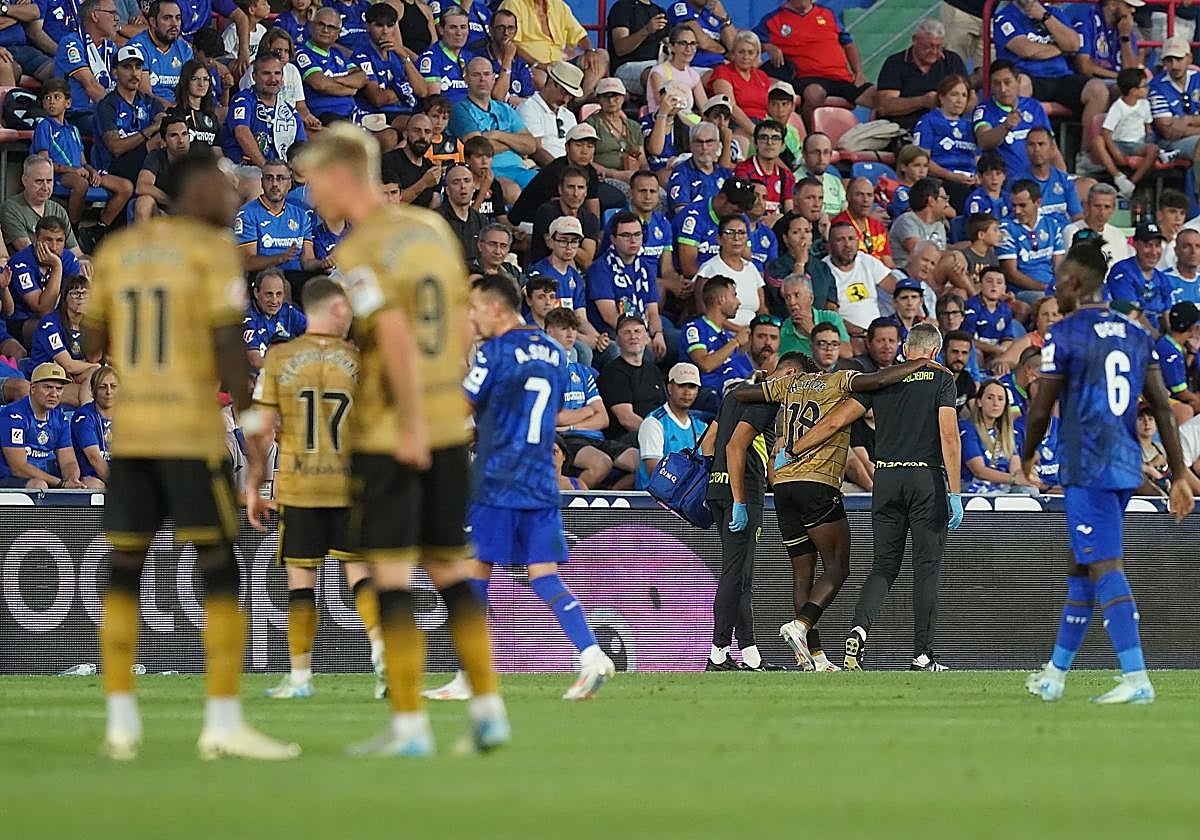 Traoré se retira lesionado del Coliseum.