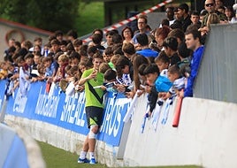 Pacheco firma autógrafos en Zubieta