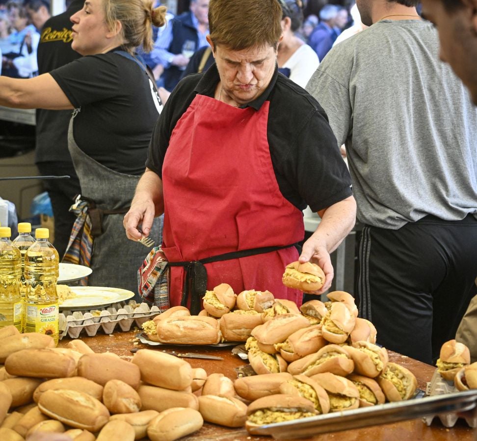 Gran ambiente en el Sagardo Eguna de Donostia