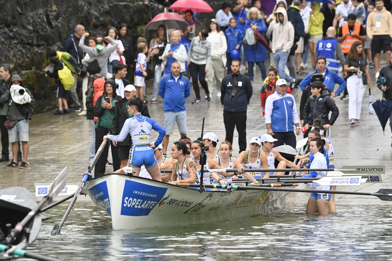 Arraun Lagunak logra su tercera Bandera de La Concha