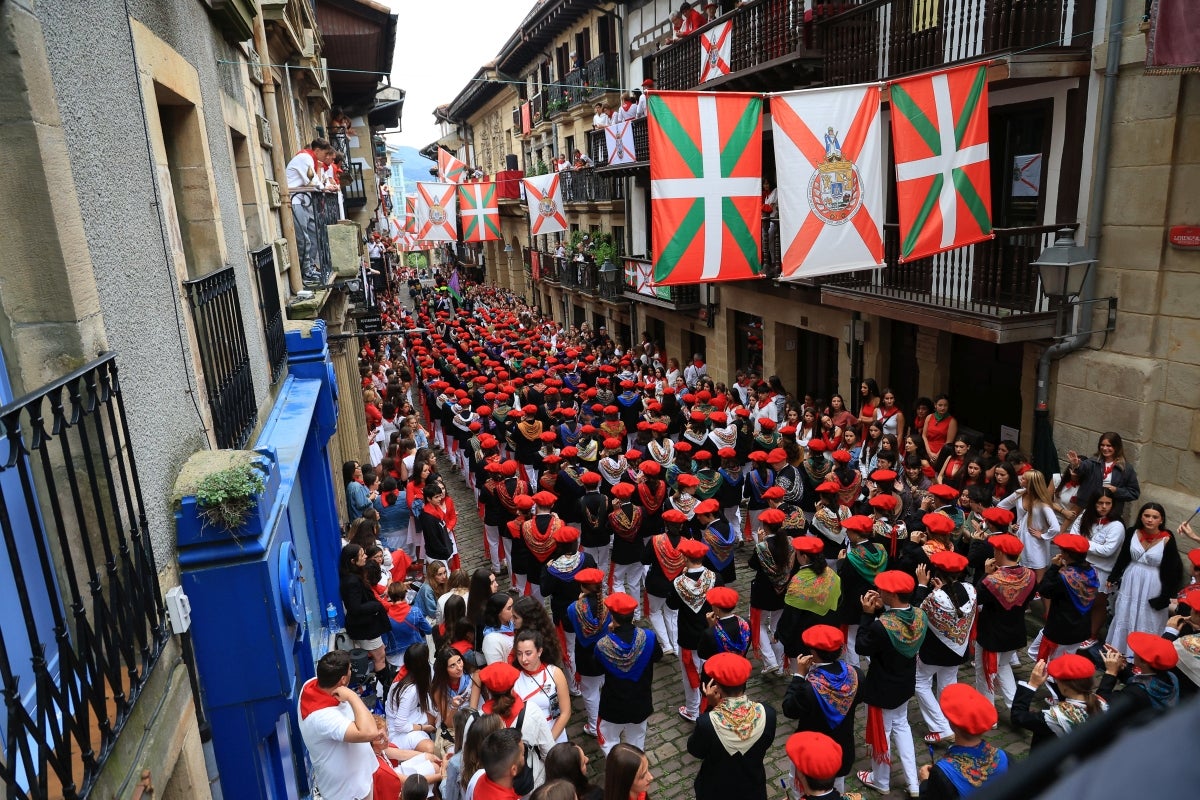 El desfile de la compañía Jaizkibel, en imágenes