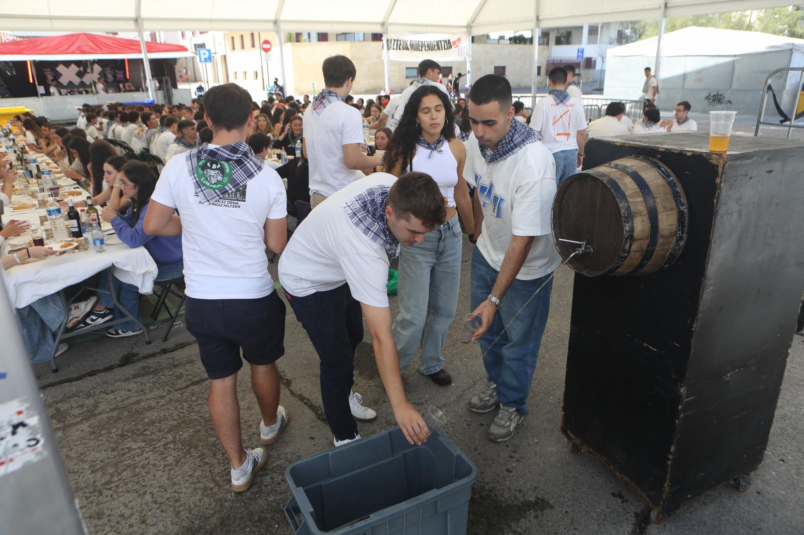 Buen ambiente en la comida de las cuadrillas y la de los jubilados