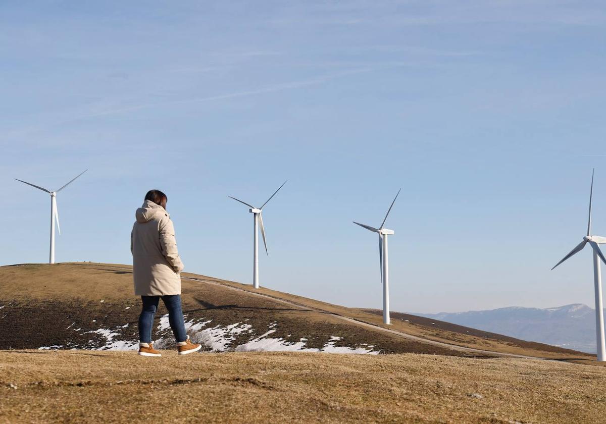 Molinos de viento en el parque eólico de Iberdrola en Elgea-Urkilla.