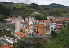 Vista parcial del casco urbano de Mutriku.