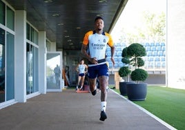 Militao se entrena con normalidad en Valdebebas