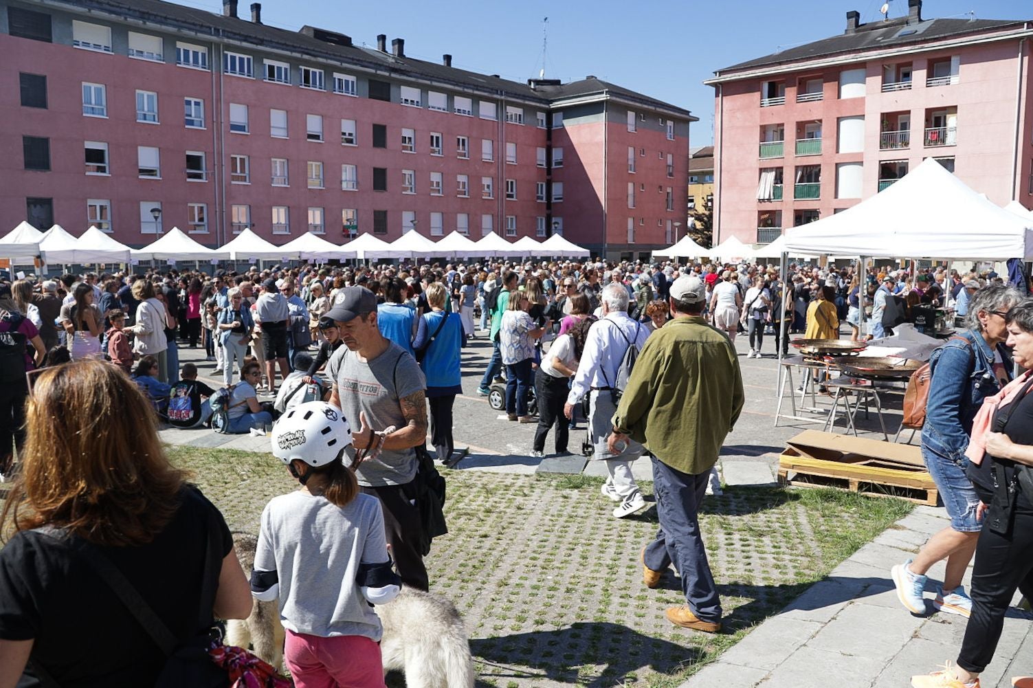 Buen ambiente en la fiesta gastronómica solidaria de Zaporeak